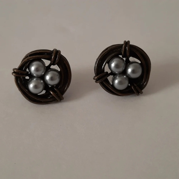Vintage Pearl Basket Eggs Cluster Hematite Earrings Dark Bronze - Picture 1 of 7